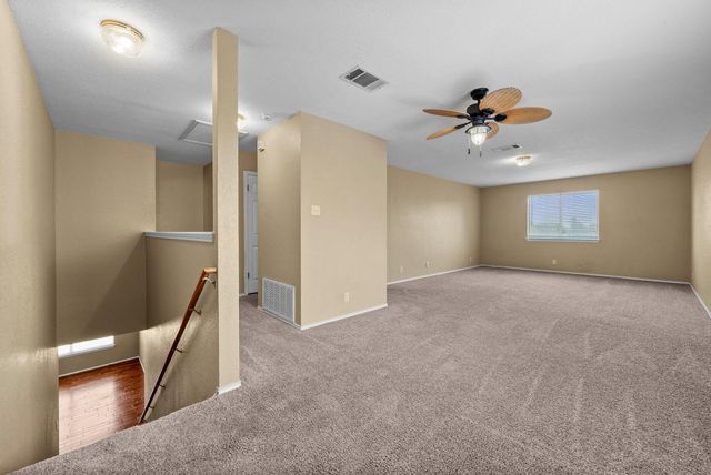 511 S Pauley DR, Hutto, TX 78634