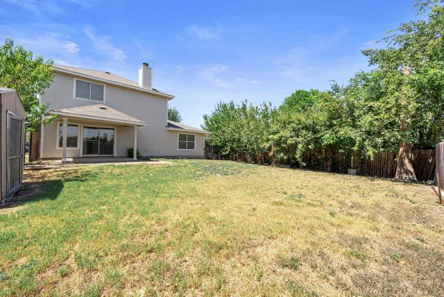 511 S Pauley DR, Hutto, TX 78634
