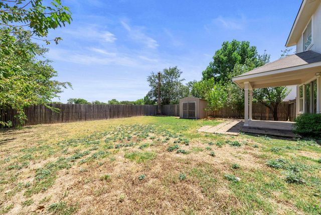 511 S Pauley DR, Hutto, TX 78634