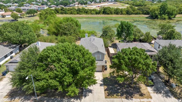 511 S Pauley DR, Hutto, TX 78634