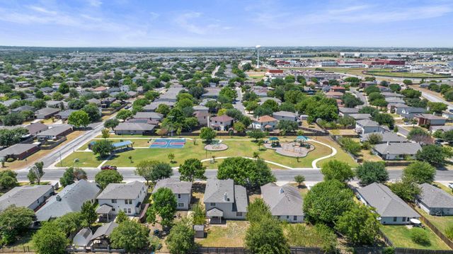 511 S Pauley DR, Hutto, TX 78634