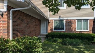 1991 N Williamsburg Drive, Palatine, IL 60074