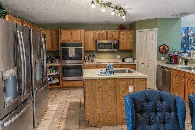 217 TRES REYES LANE, Groveland, FL 34736