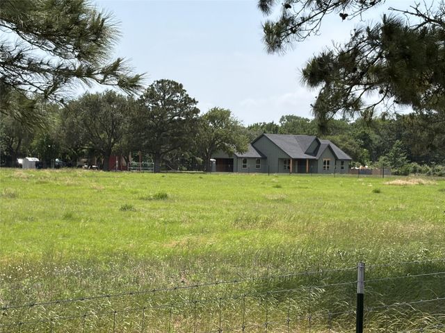 38785 Wiggins Road, Hempstead, TX 77445