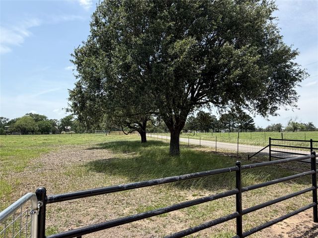 38785 Wiggins Road, Hempstead, TX 77445