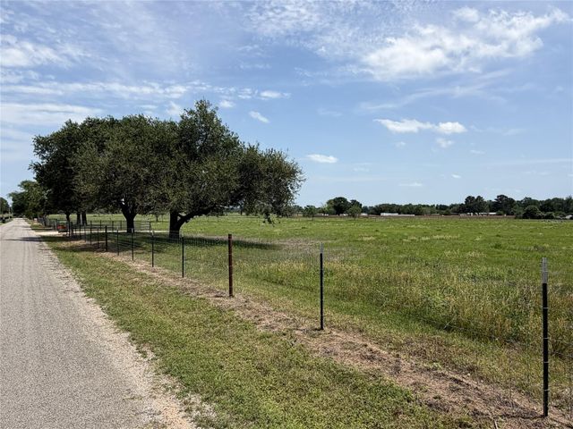 38785 Wiggins Road, Hempstead, TX 77445
