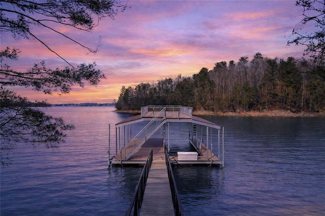 6476 Chestnut Hill Road, Flowery Branch, GA 30542