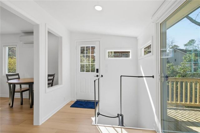 6476 Chestnut Hill Road, Flowery Branch, GA 30542