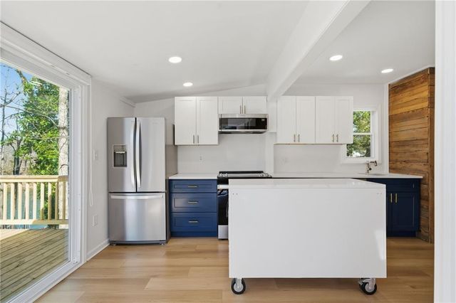 6476 Chestnut Hill Road, Flowery Branch, GA 30542