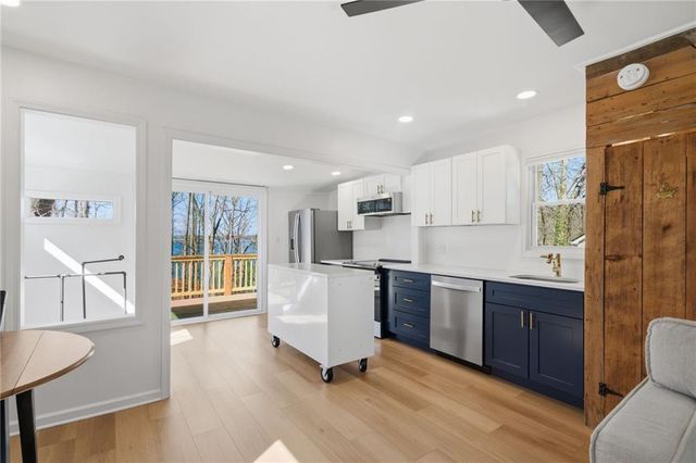 6476 Chestnut Hill Road, Flowery Branch, GA 30542