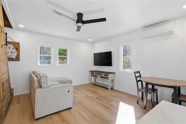 6476 Chestnut Hill Road, Flowery Branch, GA 30542