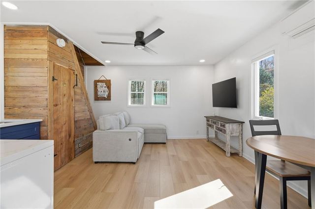 6476 Chestnut Hill Road, Flowery Branch, GA 30542