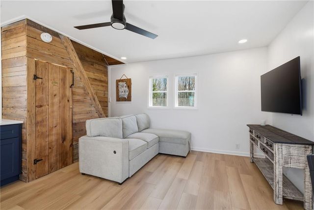 6476 Chestnut Hill Road, Flowery Branch, GA 30542