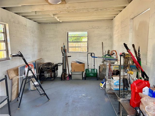 6751 Cleveland St, Hollywood, FL 33024