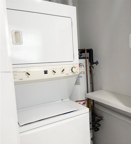 6751 Cleveland St, Hollywood, FL 33024