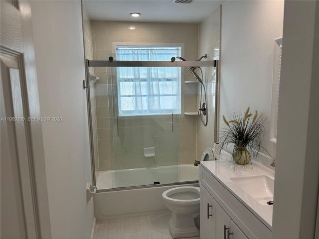 6751 Cleveland St, Hollywood, FL 33024