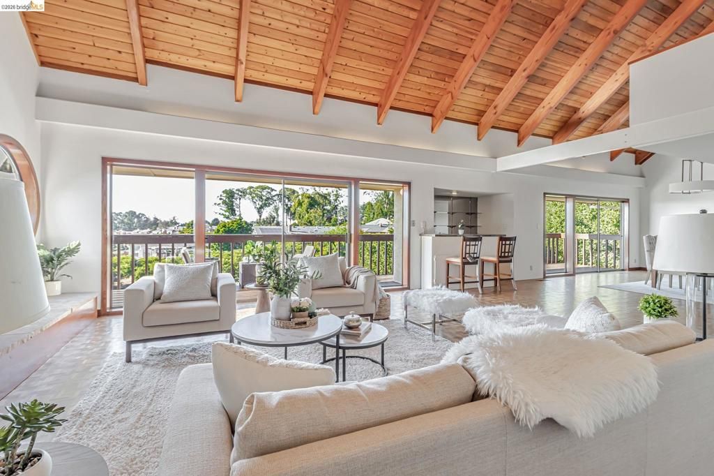 Image 10 of property listing at 1518 MADERA CT, El Cerrito, CA 94530