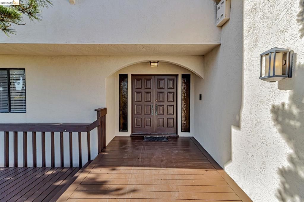 Image 4 of property listing at 1518 MADERA CT, El Cerrito, CA 94530
