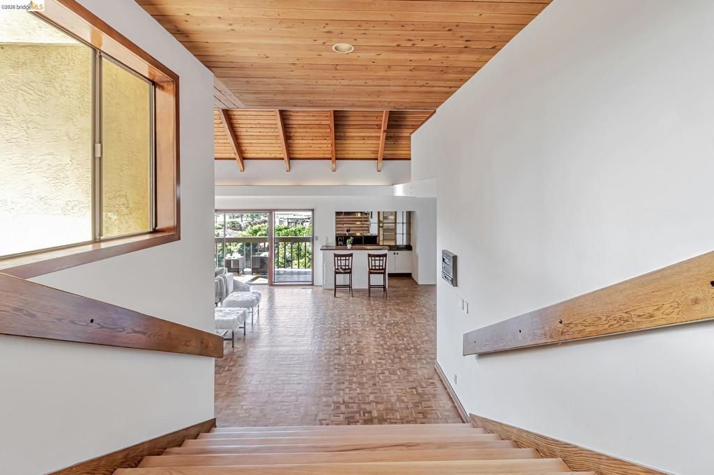 Image 6 of property listing at 1518 MADERA CT, El Cerrito, CA 94530