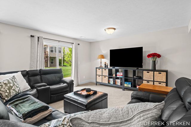 2983 Raspberry Lane, Holland, MI 49424