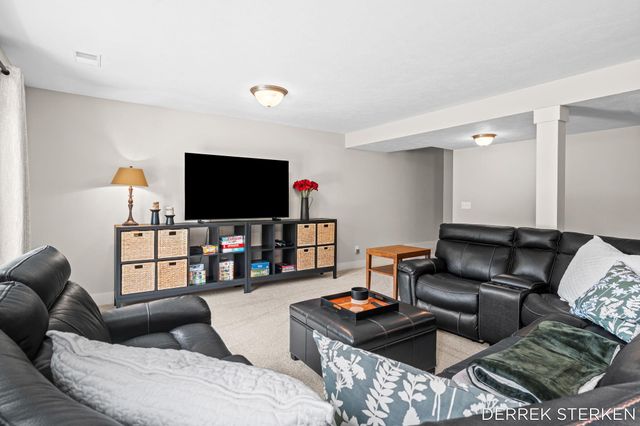 2983 Raspberry Lane, Holland, MI 49424