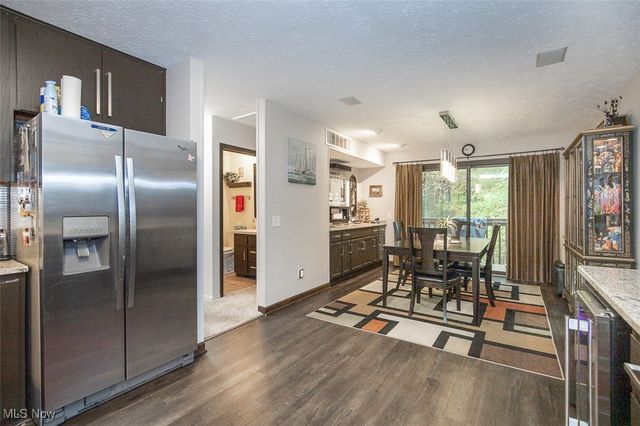 17813 Suncliff Place, Strongsville, OH 44136