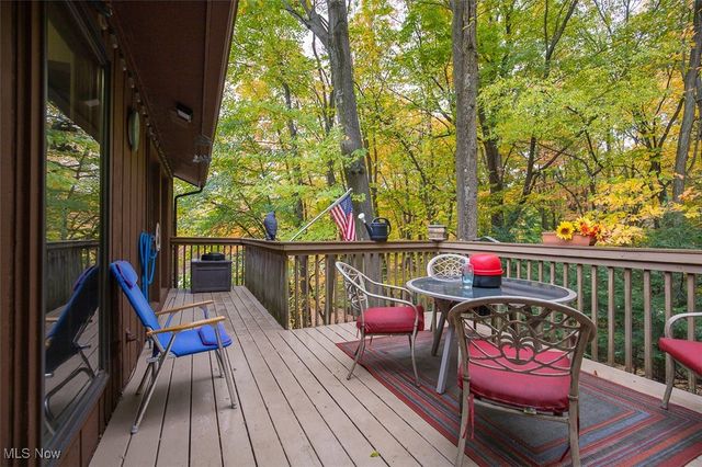 17813 Suncliff Place, Strongsville, OH 44136