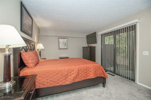 17813 Suncliff Place, Strongsville, OH 44136