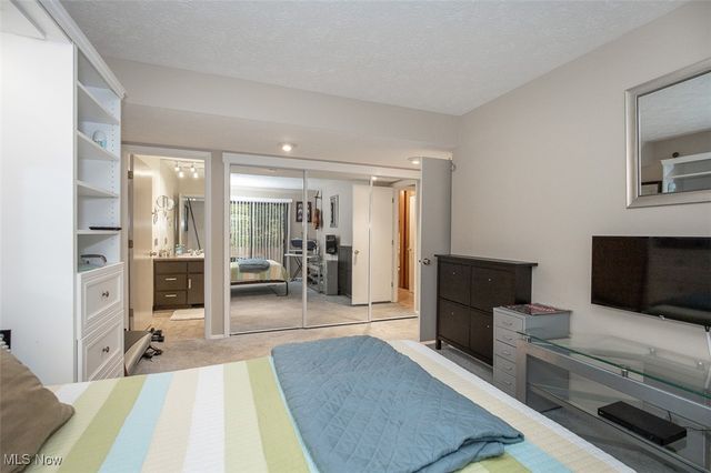 17813 Suncliff Place, Strongsville, OH 44136