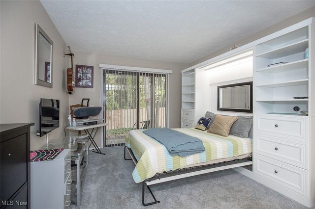 17813 Suncliff Place, Strongsville, OH 44136