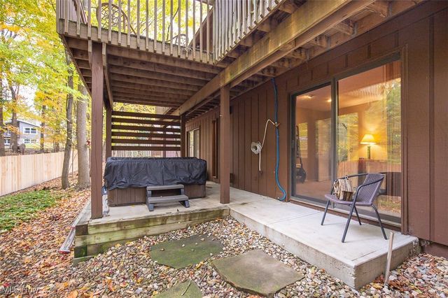 17813 Suncliff Place, Strongsville, OH 44136