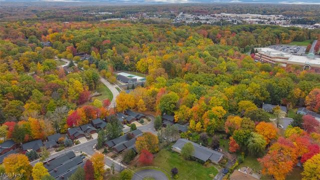 17813 Suncliff Place, Strongsville, OH 44136