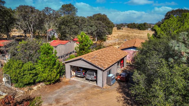 7080 Gwin St, Valley Springs, CA 95252