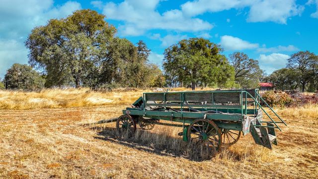 7080 Gwin St, Valley Springs, CA 95252