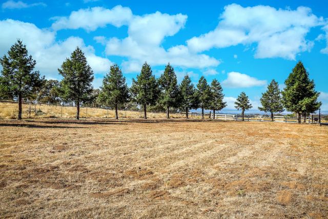 7080 Gwin St, Valley Springs, CA 95252