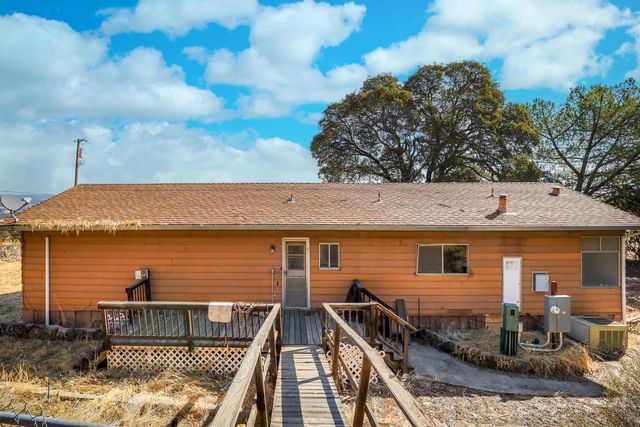 7080 Gwin St, Valley Springs, CA 95252