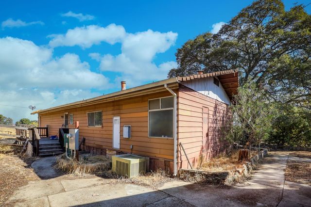 7080 Gwin St, Valley Springs, CA 95252