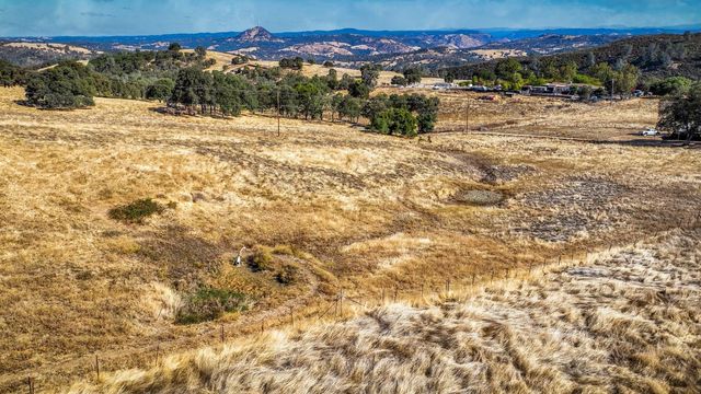 7080 Gwin St, Valley Springs, CA 95252