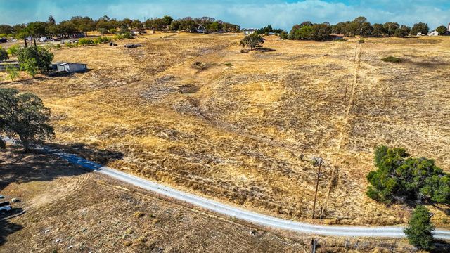 7080 Gwin St, Valley Springs, CA 95252