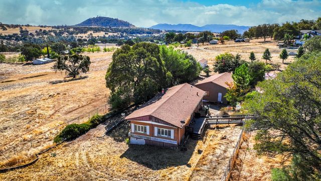 7080 Gwin St, Valley Springs, CA 95252