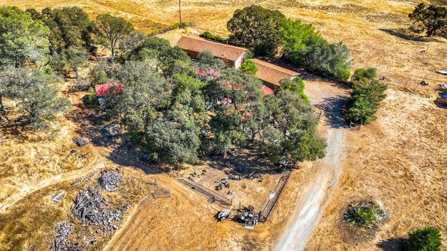 7080 Gwin St, Valley Springs, CA 95252