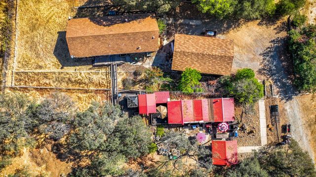 7080 Gwin St, Valley Springs, CA 95252