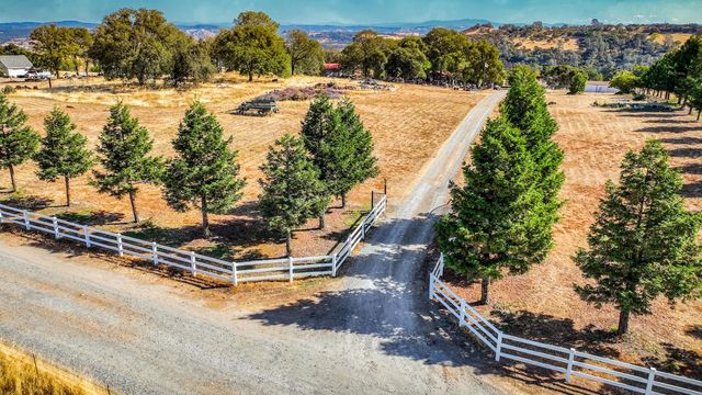 7080 Gwin St, Valley Springs, CA 95252