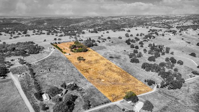 7080 Gwin St, Valley Springs, CA 95252