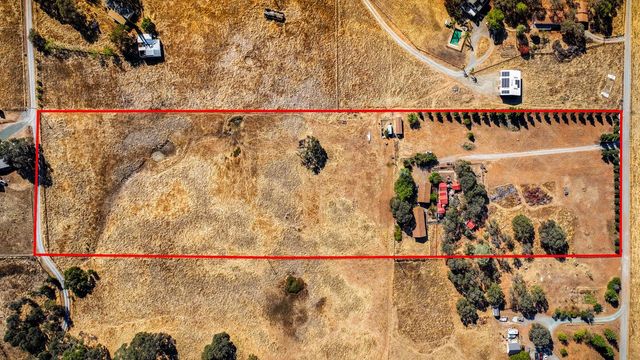 7080 Gwin St, Valley Springs, CA 95252