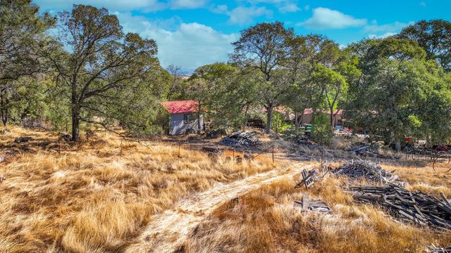 7080 Gwin St, Valley Springs, CA 95252