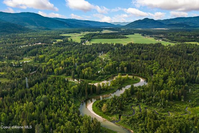 386 Hummingbird Dr, Sandpoint, ID 83864