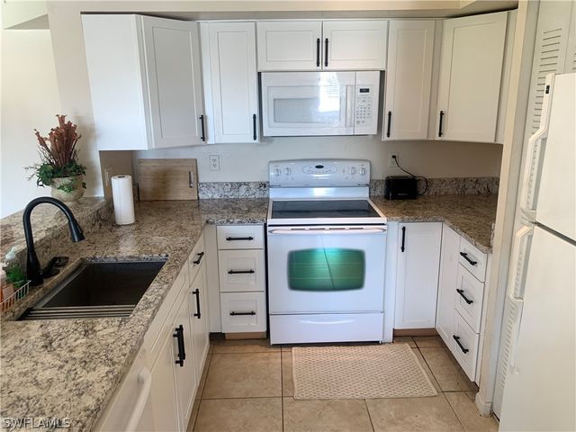 1275 Wildwood Lakes BLVD 2-108, Naples, FL 34104