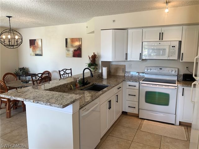 1275 Wildwood Lakes BLVD 2-108, Naples, FL 34104