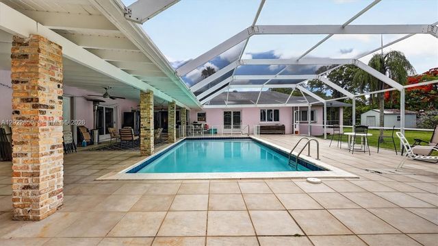 11651 SW 64th Avenue, Pinecrest, FL 33156